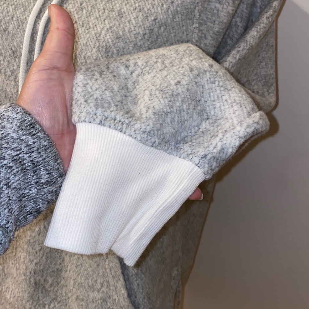 Lou & Grey Soft Knit Pullover in Gray & Cream Size XXS Oversized - Picture 11 of 13